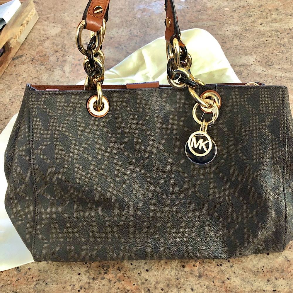 Beautiful Michael Kors Bag- Never Used!